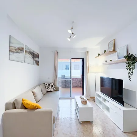 Apartment Family In Playa De Carvajal,